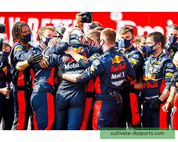 F1赛季最新动态:车队策略变动与车手表现全面解析 F1赛季最新动态:车队策略变动与车手表现全面解析